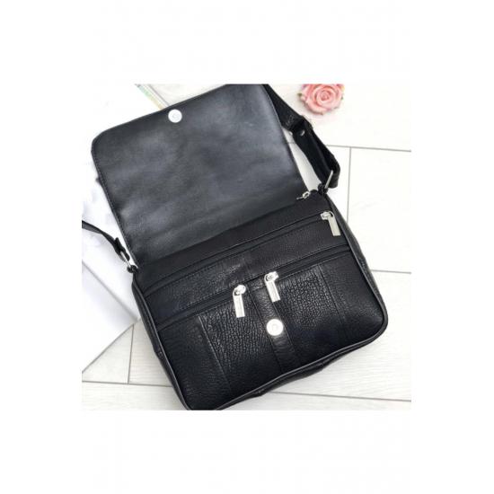 Taschen und Koffer Mittelgroße Damen-Umhängehandtasche aus echtem Leder.