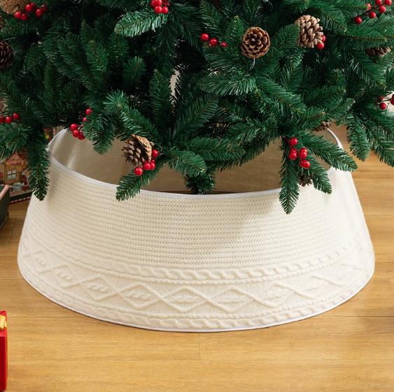 3D Round Plush Christmas Tree Skirt - Decorative Tree Base Cover Festive Christmas Scene Fence Ideal for Holiday Decorations