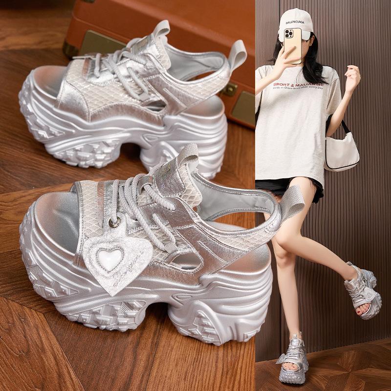 Platform Sandals Women's 2025 Summer New Dad Small Height-increasing Shoes Wear Versatile Sports Casual Beach Shoes