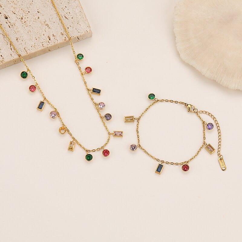 

Женское блестящее многоцветное советское ожерелье в европейском и американском стиле.