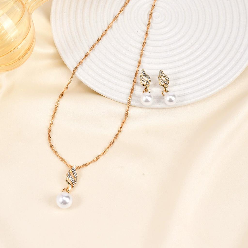 Trendy Rhinestones Hollow Out Leaf Imitation Pearl Pendant Necklace Drop Earrings for Women Elegant Vintage Jewelry Sets Gift