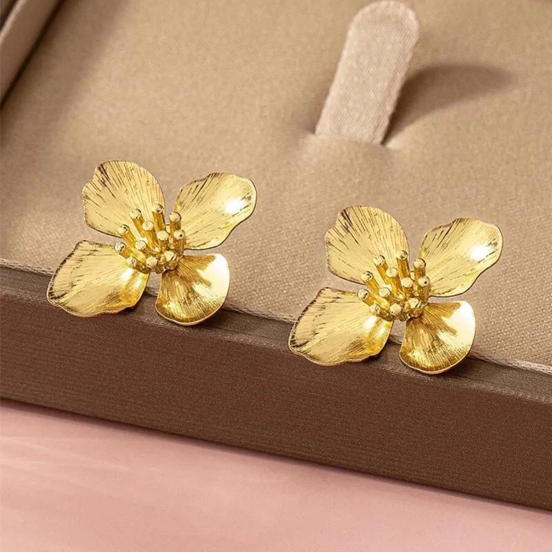 2026 New High End Flower Metallic Earrings for Women with French Style, Fashionable Design, Elegant and Personalized Zircon