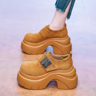 Kleine höhenverstärkende Plateauschuhe Retro vielseitige Slipper Damen 2025 Herbst neu europäischer und amerikanischer Stil Klettverschluss Einzelne Schuhe