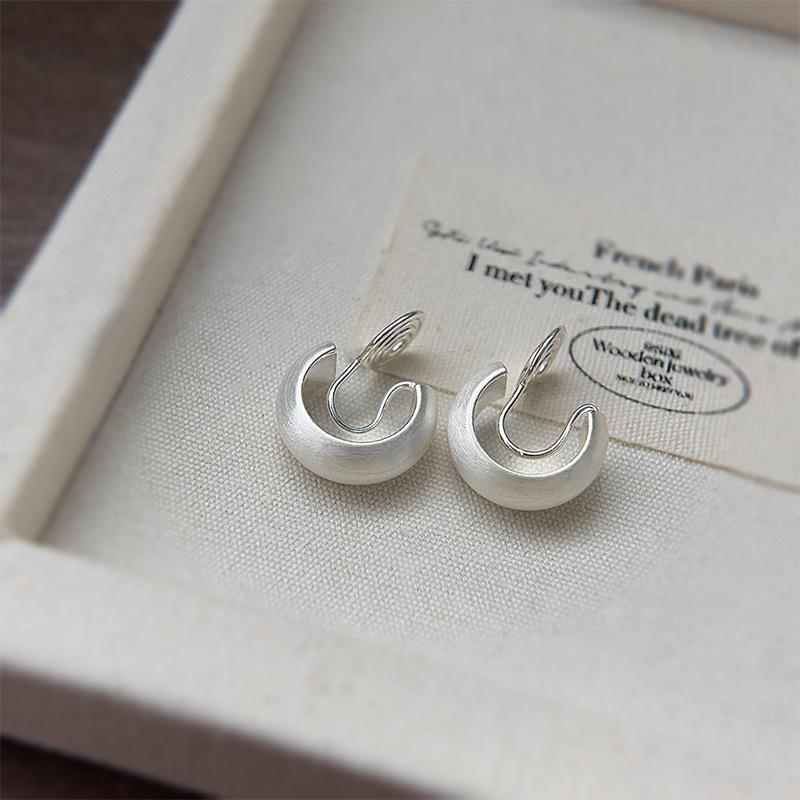 Matowe Metalowe Kolczyki Klipsy na Chrząstkę Ucha Kształt C Bez Przekłuwania Dla Kobiet Dziewcząt Prostota Temperament Klipsy do Uszu Modna Biżuteria Prezenty