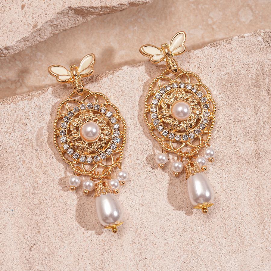 Luxuriöse Rote Blume Quastenohrringe: Stilvolle, Hochwertige Statement-Ohrstecker für Damen