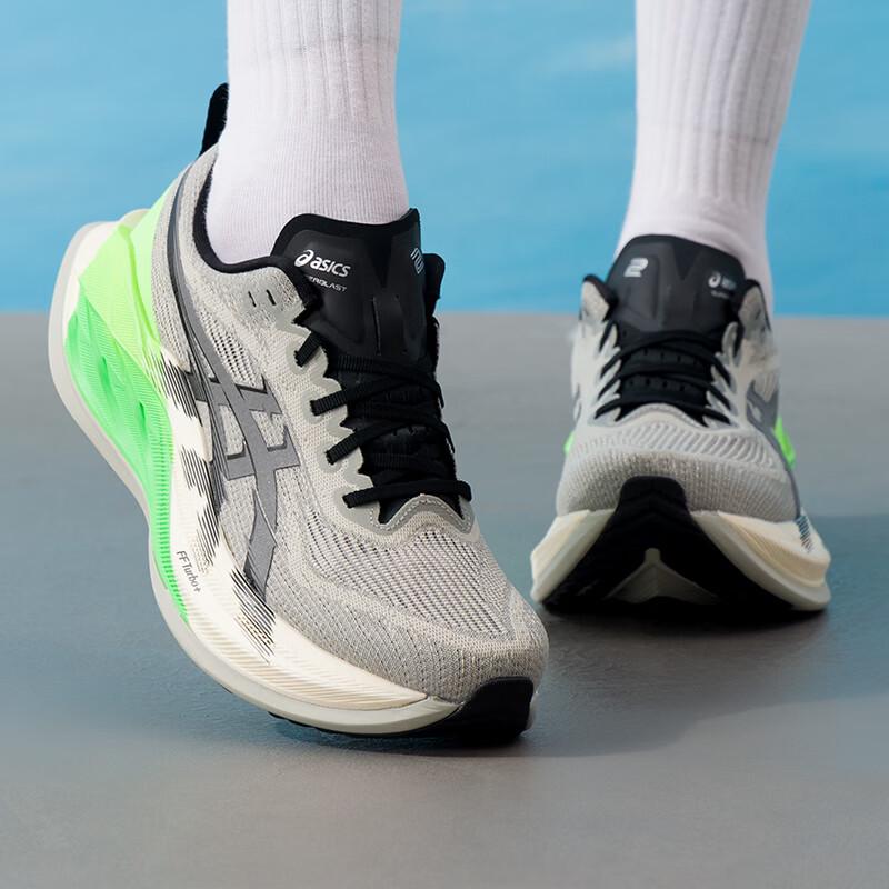 Нейтральные беговые кроссовки ASICS 1013A190-020 EU 42.5 серый