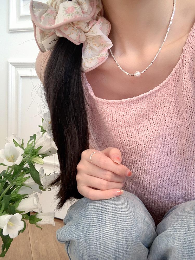 French Vintage-Inspired Pearl & Silver Necklace: Elegant, Versatile, High-Class Design