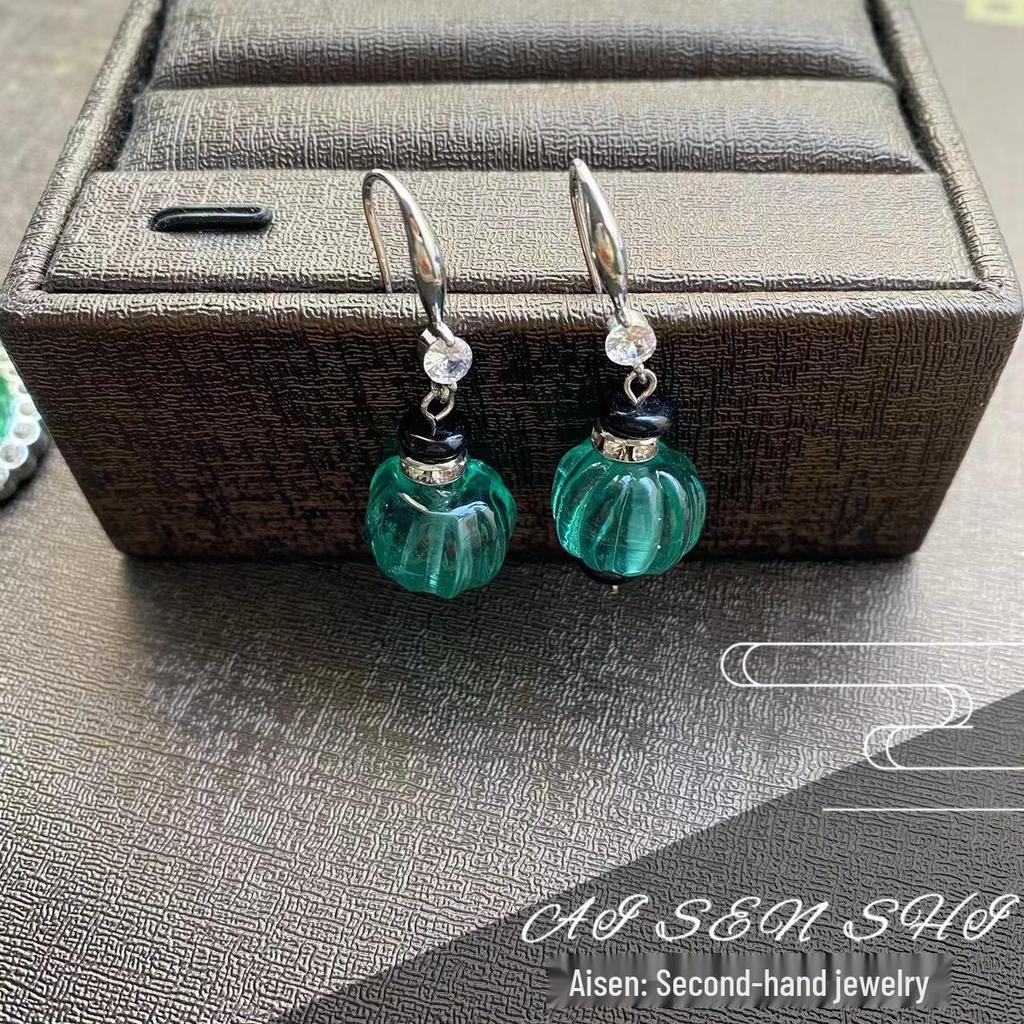 Vintage Kürbis Perlen Schmuckset: Ohrringe, Halskette, Armband und Ohrhaken im Retro-Nischen-Design.