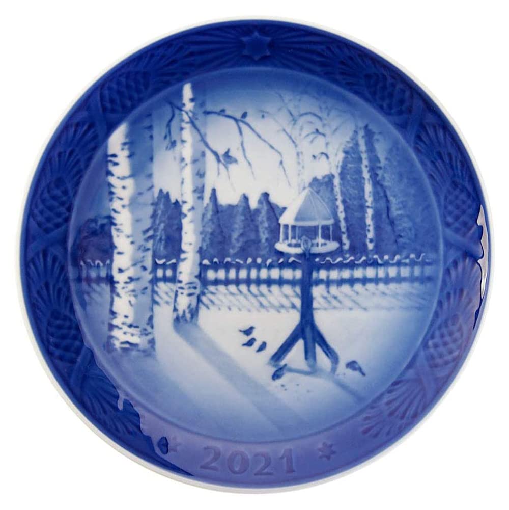 Royal Copenhagen 2021 Christmas Plate, Blue and White, 1057622 [Parallel Import]