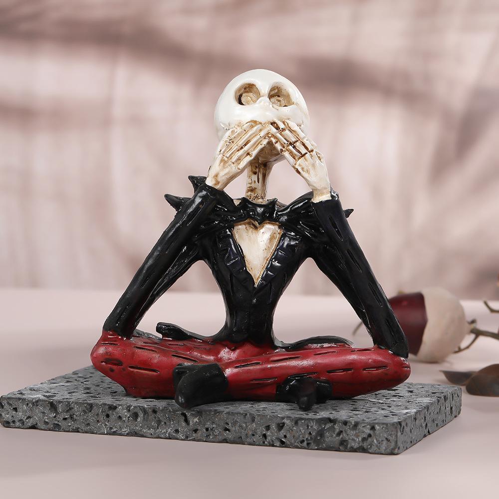 

Halloween skull resin handicraft ornament cover face skull villain creative ornament manufacturer 12*6*12
