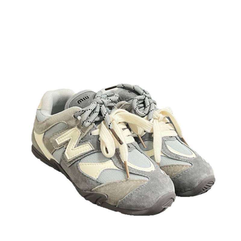 NB Collaborazione Originale Velcro Leggere Traspiranti Bambini Stile Miu Scarpe da Allenamento Tedesche - Edizione Forrest Gump per Tutte le Età.