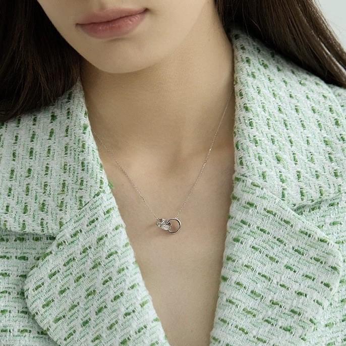 Nouveau collier double anneau entrelacé pour femmes, tendance et polyvalent, collier de Möbius, accessoire de niche