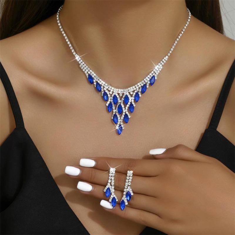 Retro Necklace Set Exquisite Earrings Banquet Dress Set Chain Fashion Versatile Bridal Jewelry