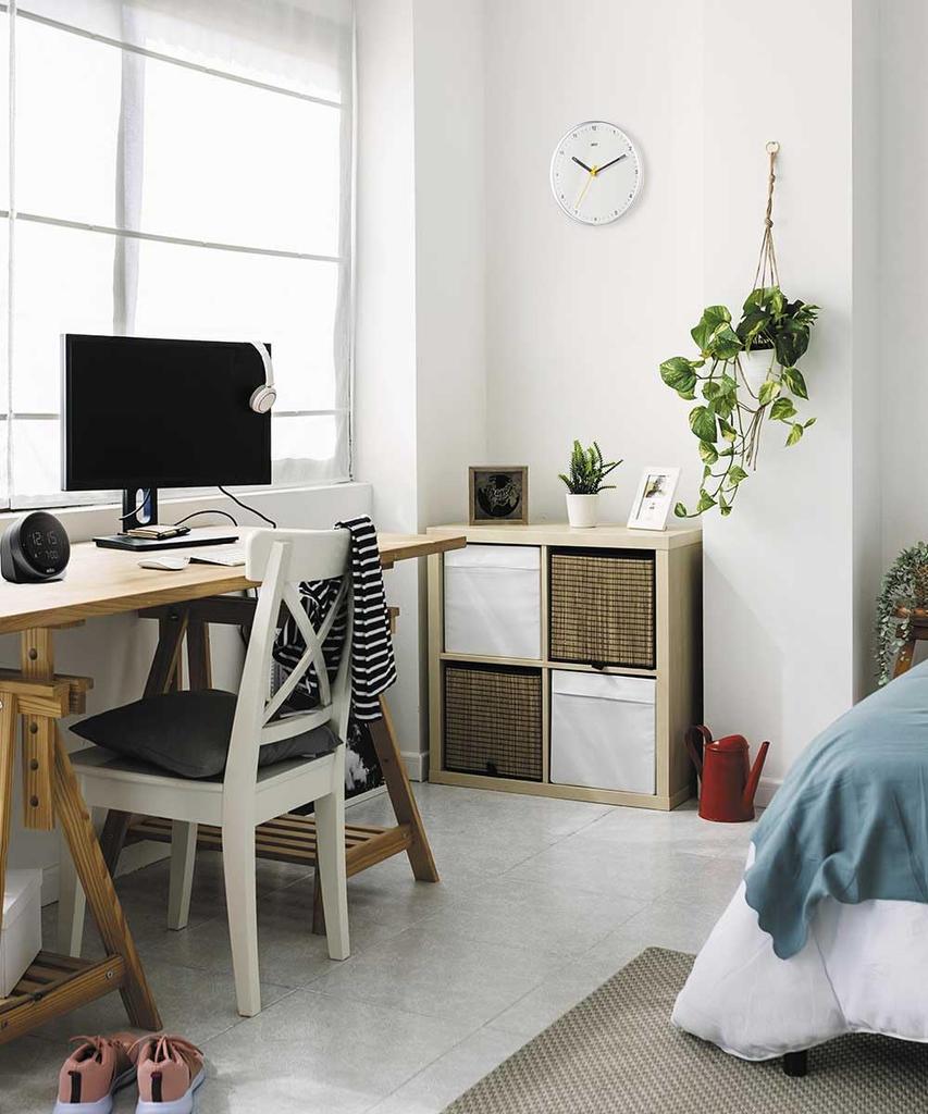 BRAUN Analog Wall Clock, White, 23cm Diameter, BC26W