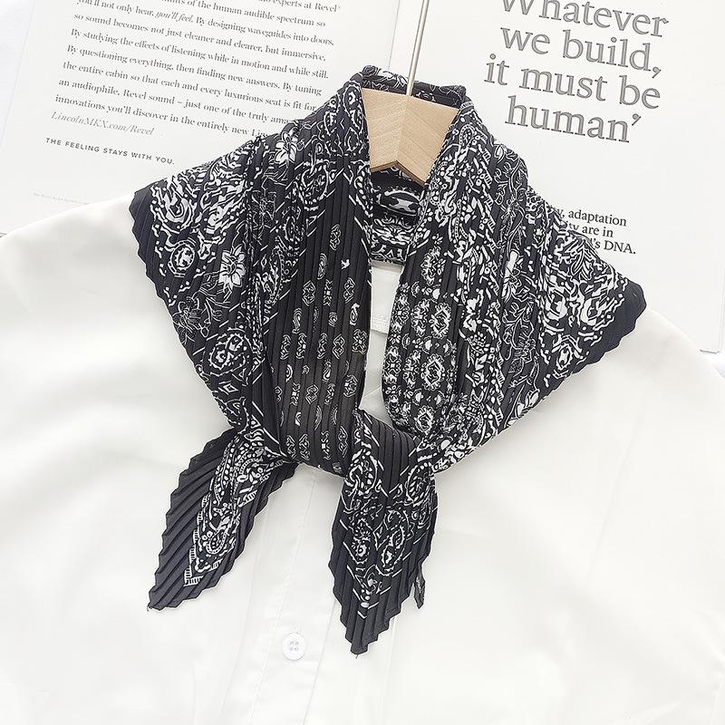 Retro Color Block Crinkled Square Scarf - 70cm Pleated Neckerchief in Imitation Silk for Women