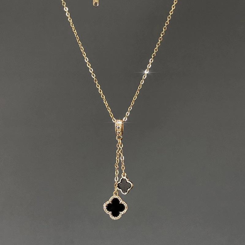 Four Leaf Clover Necklace with High-end Design and Niche Collarbone Chain