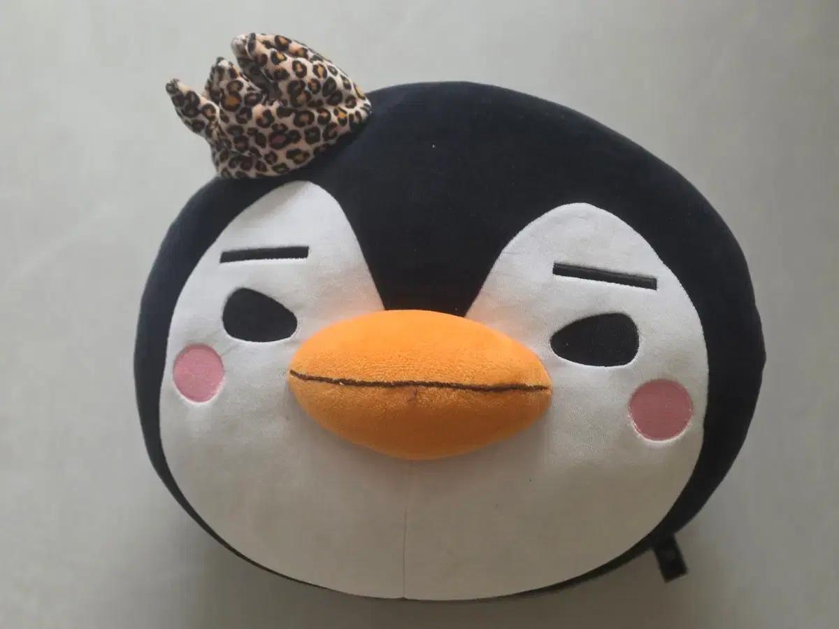 

Juno Penguin Penguin Cushion Used