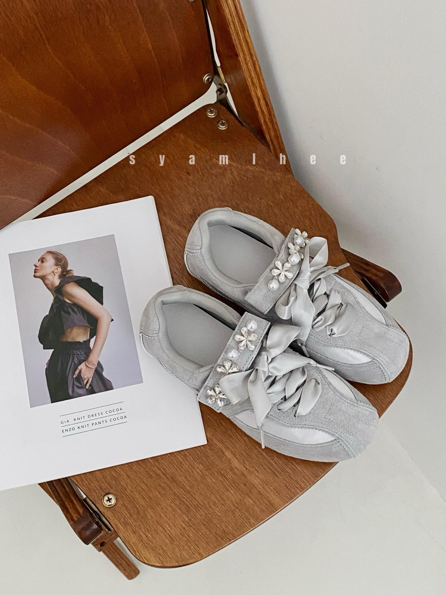 

Версия из коровьей кожи~ маленькие белые туфли, новые туфли на плоской подошве с мягкой подошвой, спортивные туфли для отдыха, балетки, на шнуровке 39