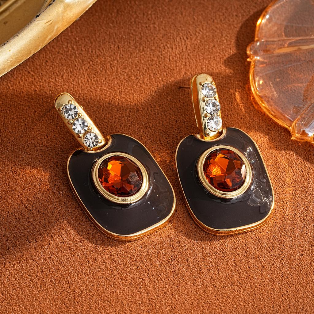 Diamond Dripping Oil Oval Splicing Necklace Retro Court Style Fashion Simple Collarbone Chain Light Luxury High-end Item Decoration