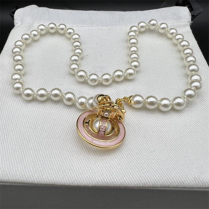 

Высококачественный кулон Сатурн Vivienne Westwood, жемчужная эмалевая подвеска, ожерелье и серьги - Минималистичный, нишевый, высококлассный набор аксессуаров