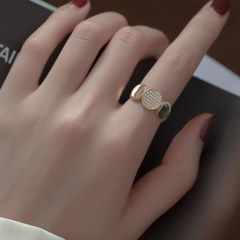 Bague Géométrique Exquise: Mode sud-coréenne, Couleur simple, Luxueux, Design de niche pour femmes