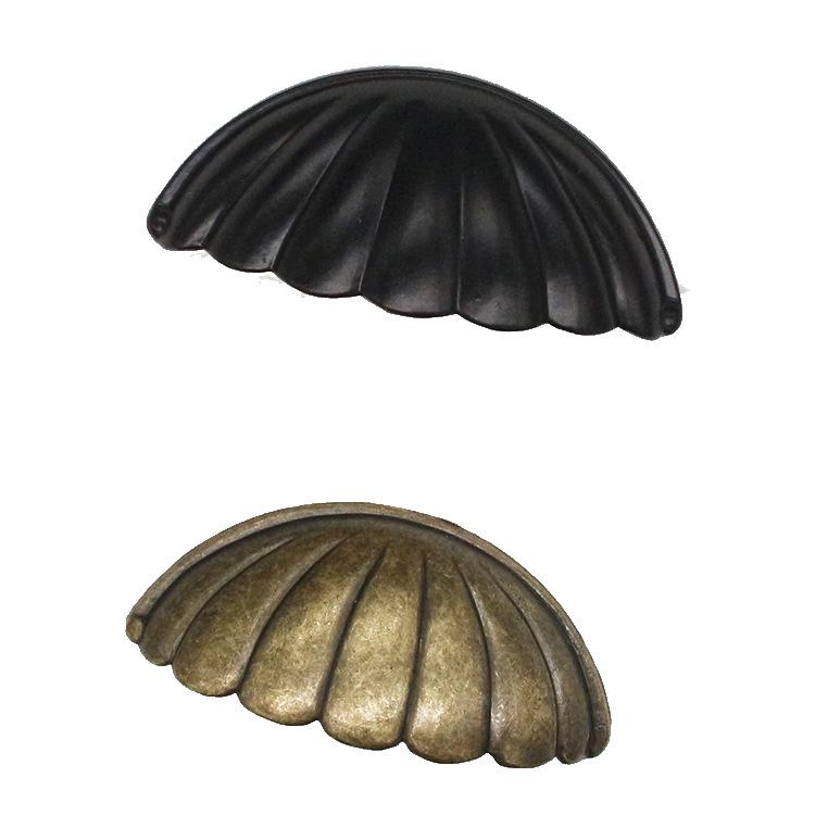 Retro Semicircular Shell Cabinet Handle with Patterned Alloy