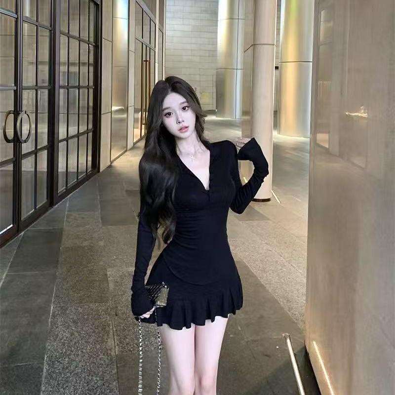 Elegant Deep V-Neck Long-Sleeve Top & High-Waisted Pleated Skort Set