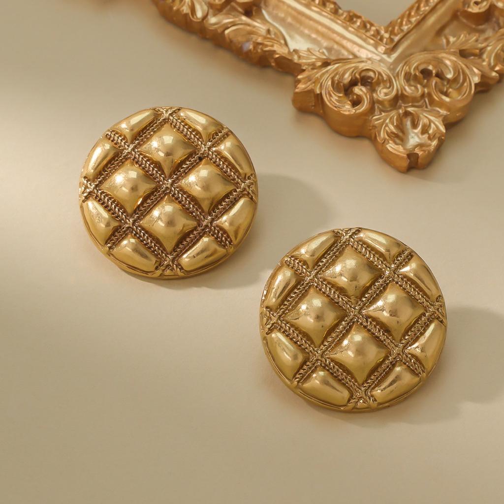 Vintage Button New French Gold Earrings Fashionable Versatile