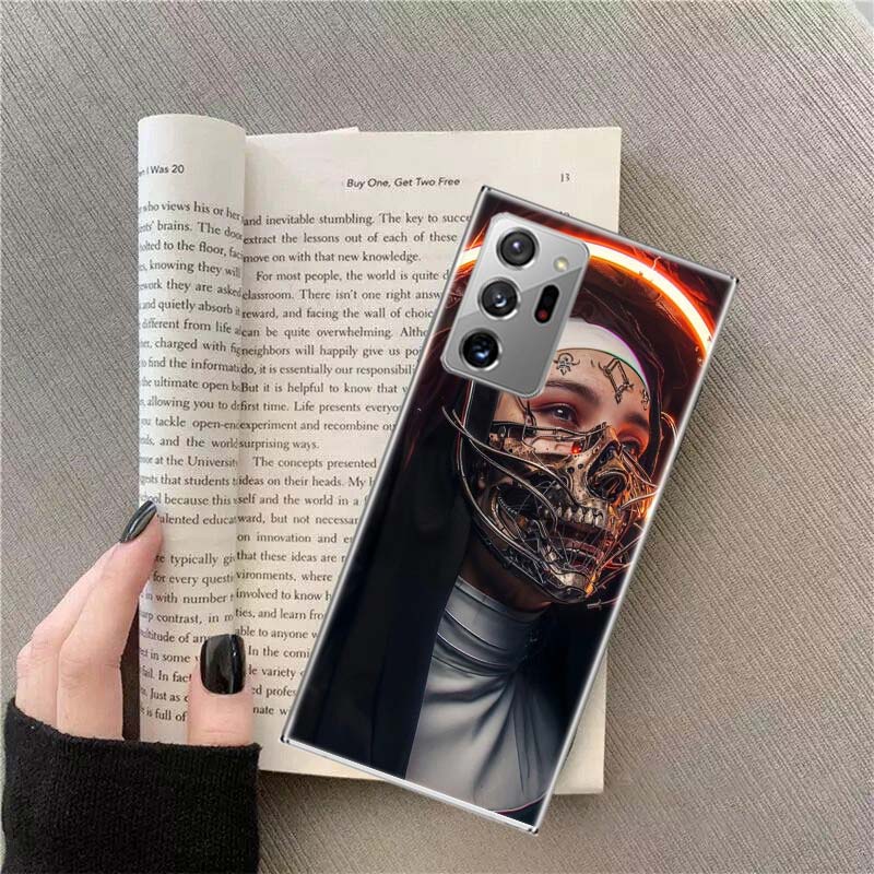 

Чехол-накладка «Темная монахиня» для Samsung A17 A37 A57 A54 A14 A24 A34 A07 A04S A02S A12 A22 A32 A52S A16 A26 A36 A56 A72 Galaxy Note 20 10 Samsung A37 5G
