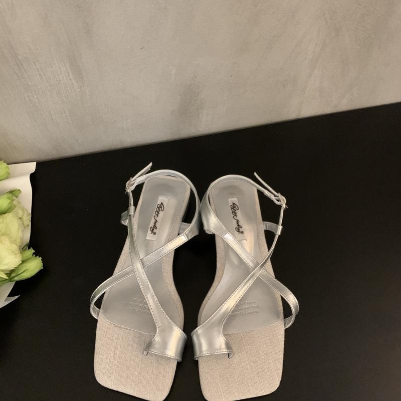 

2025 new sandals women s summer cross-buckle square head cover toe thick heel with skirt Roman shoes 40 серебряный