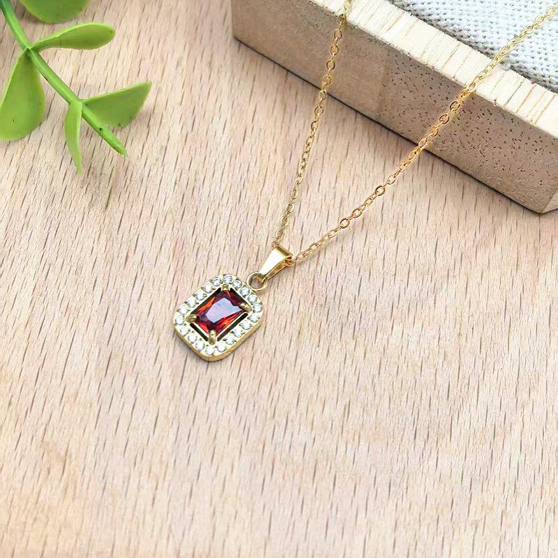 Elegant Women's T-Shaped Titanium Steel Necklace - Light Luxury Style Clavicle Jewelry