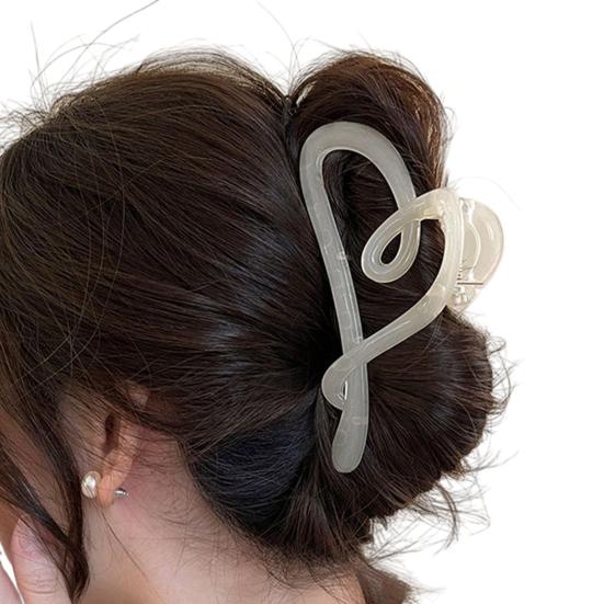 Women Hair Claw Transparent Matte Texture Heart Shape Hair Clip Back Head Shower Hair Claw Hair Accessories