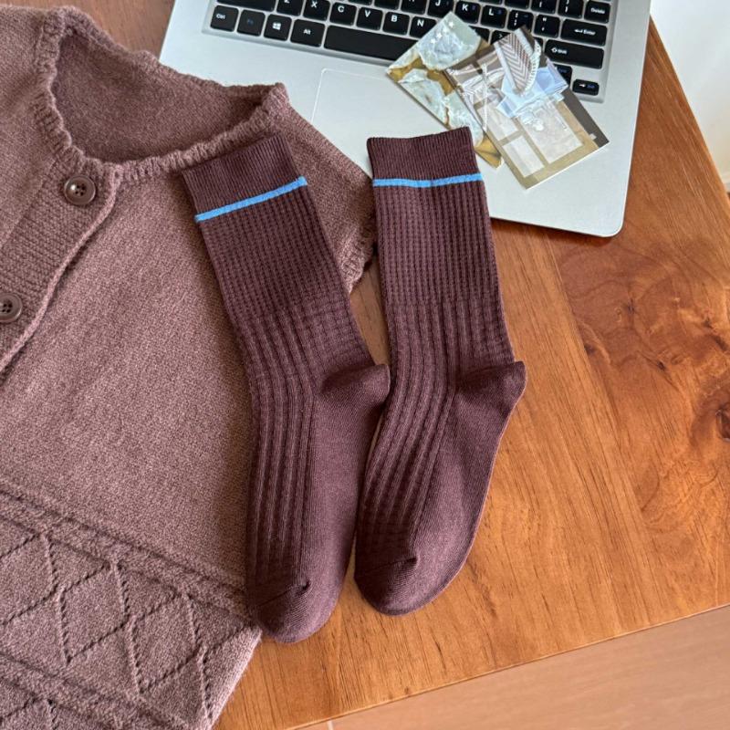 Female Autumn New Style Retro Assorted Stripes In The Tube Pile Socks