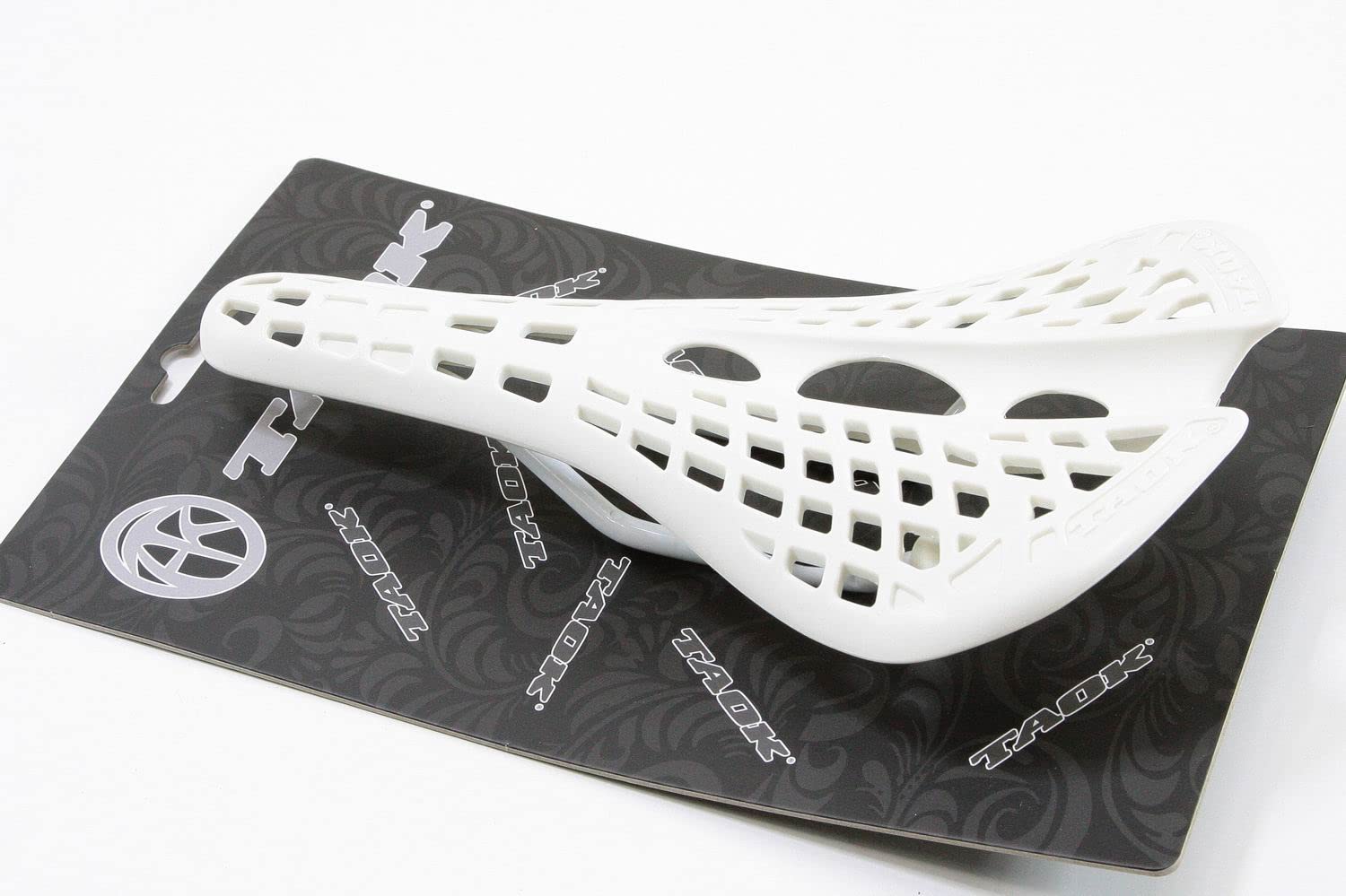 

Lightweight at just the TAOK Spider Saddle combines innovative functionality and style with a timeless racing saddle 210g, (White) shape. белый