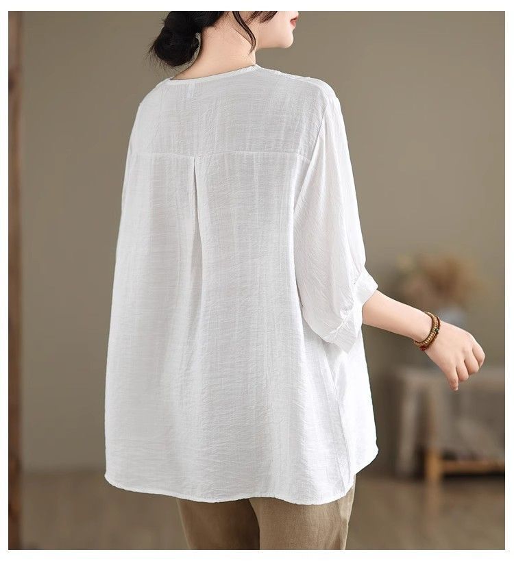 Plus Size Women's Casual Embroidered Cotton Linen Loose T-shirt Summer Vintage Large Size Mom Simple Short Sleeve Retro Tops