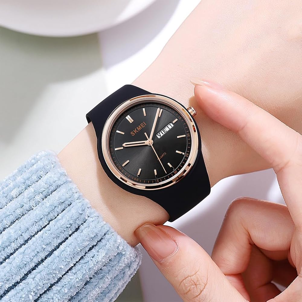SKMEI Women's Silicone Waterproof Sports Watch Black Simple Casual Design with Date and Day Display
