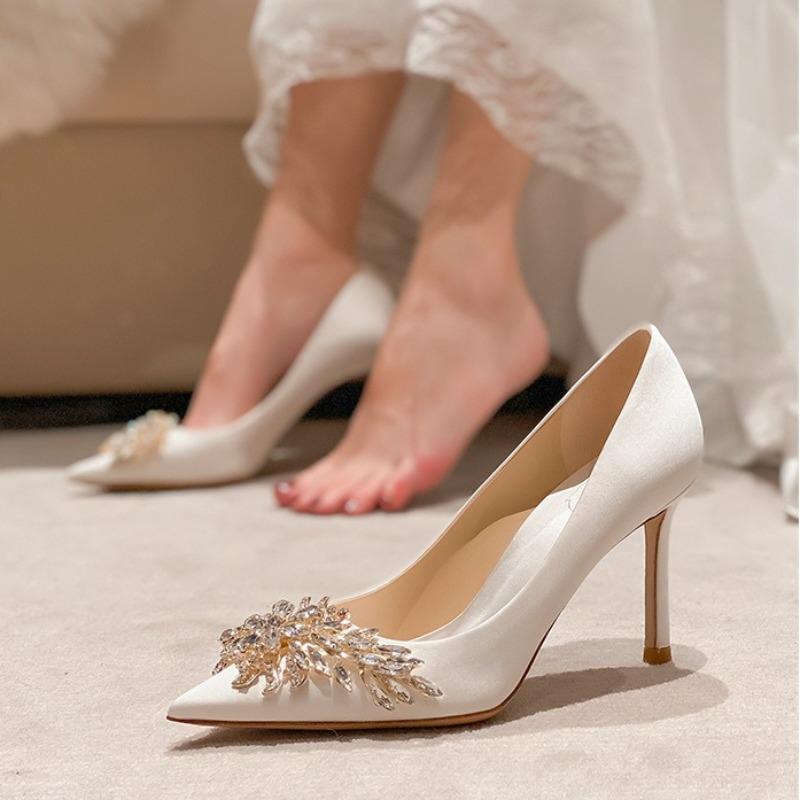 Fashion Women White Wedding High Heel Shoe Elegant Fashion Designer Pointed Tip Fine High Heels Women Pearl Banquet Wedding Shoe Tacones