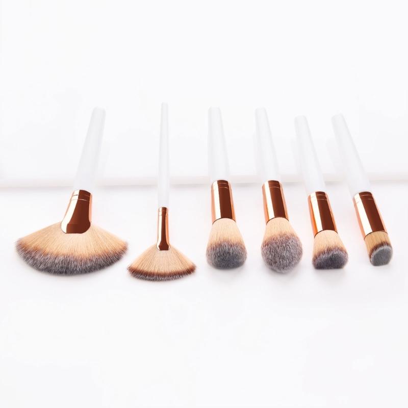 Elegant Fan Cosmetic Brush For Detailed Makeup Application Everyday Makeup Essential Full Coverage Concealer Brush