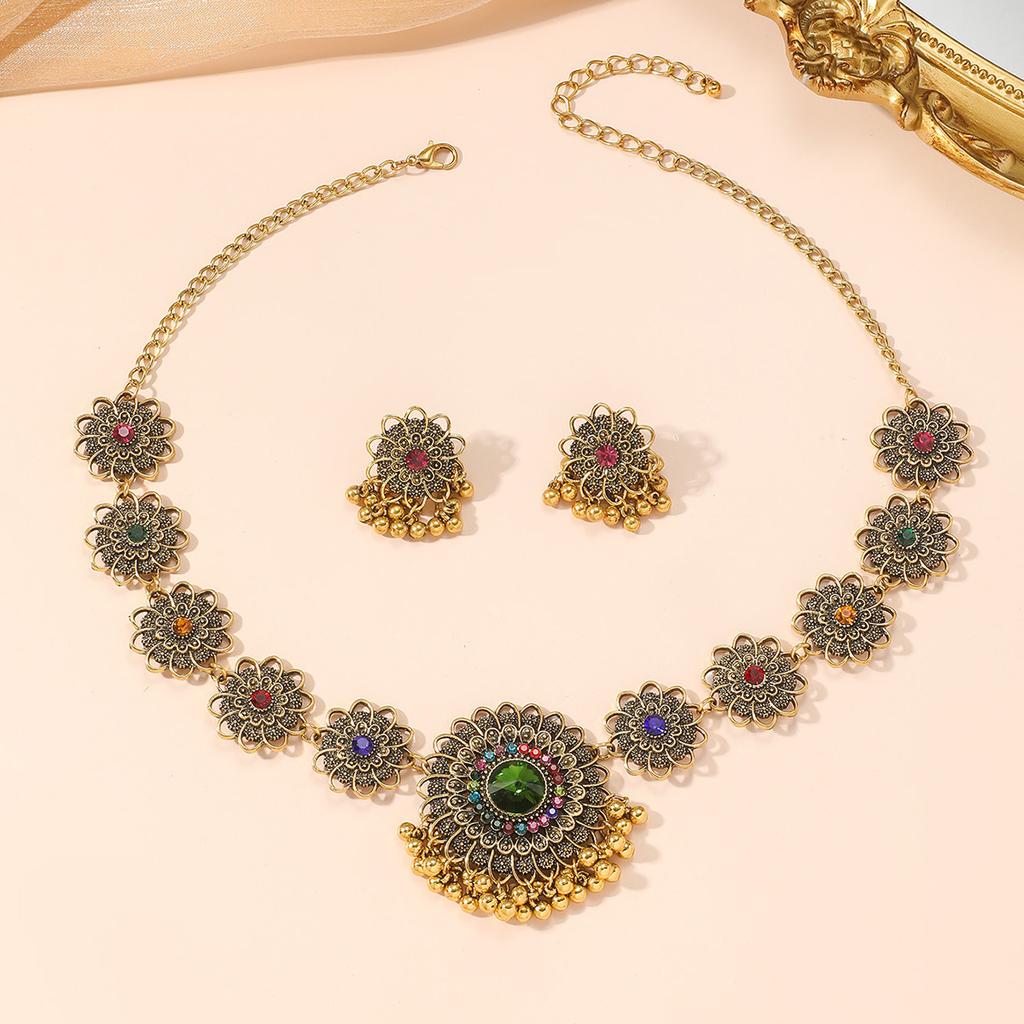Retro Flower Chain Necklace Set for Women Crystal Tassel Earrings Necklace Bohemian Jewelry Accessories
