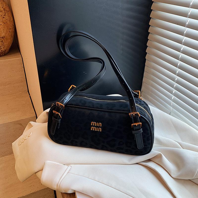 

Premium bag women s new versatile temperament shoulder bag casual commuter messenger bag pillow bag baseball bag