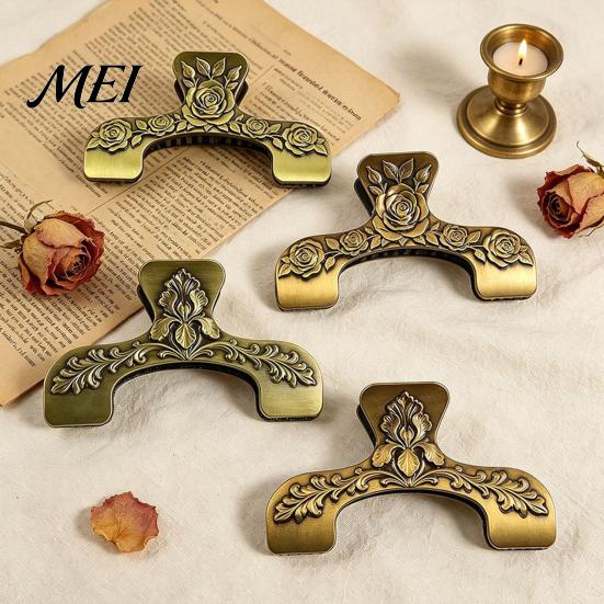 Rustic Desk Decor for Readers Vintage Metal Book Page Holder, with Floral Pattern Design, Hands Free Durable Holder Textbooks Clip, Zinc Alloy
