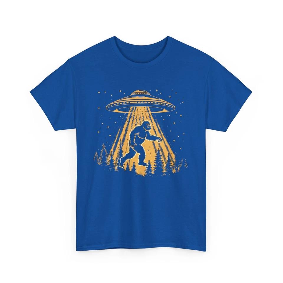 Bigfoot & Alien Shirt | UFO Scene T-Shirt | Alien Graphic Tee | Abduction Shirt 3 4XL