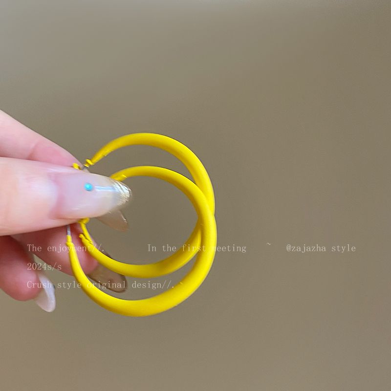 

Дофаминовые конфетные шарики Женские летние модные серьги-гвоздики Pair of yellow earrings (silver needles)