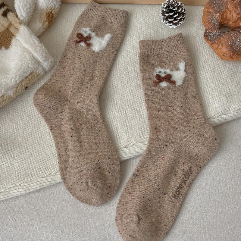 

Шерстяные носки для женской осенне-зимней моды, носки до середины икры, милые мультяшные флокированные длинные носки, атмосферные женские носки с пуговицами 1 pair
