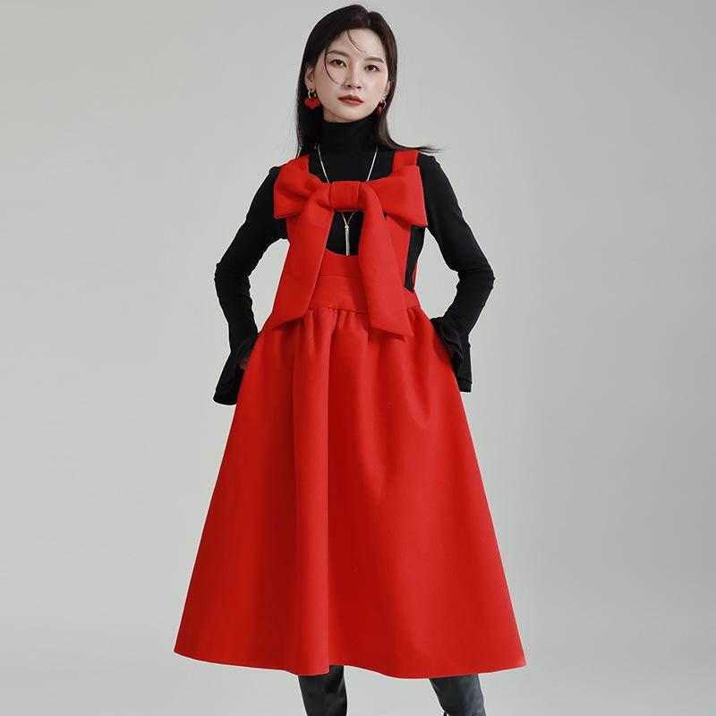 2025 Autumn/Winter Wool A-Line Dress with Bow Detail - Loose Fit & Slimming Suspender Skirt