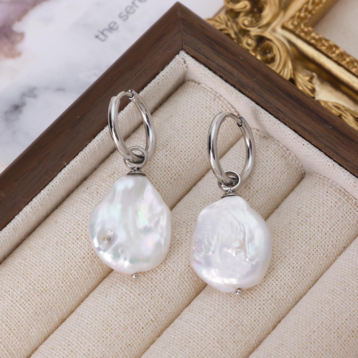 

Титановые серьги с натуральным барочным жемчугом – Европейская и американская модная бижутерия