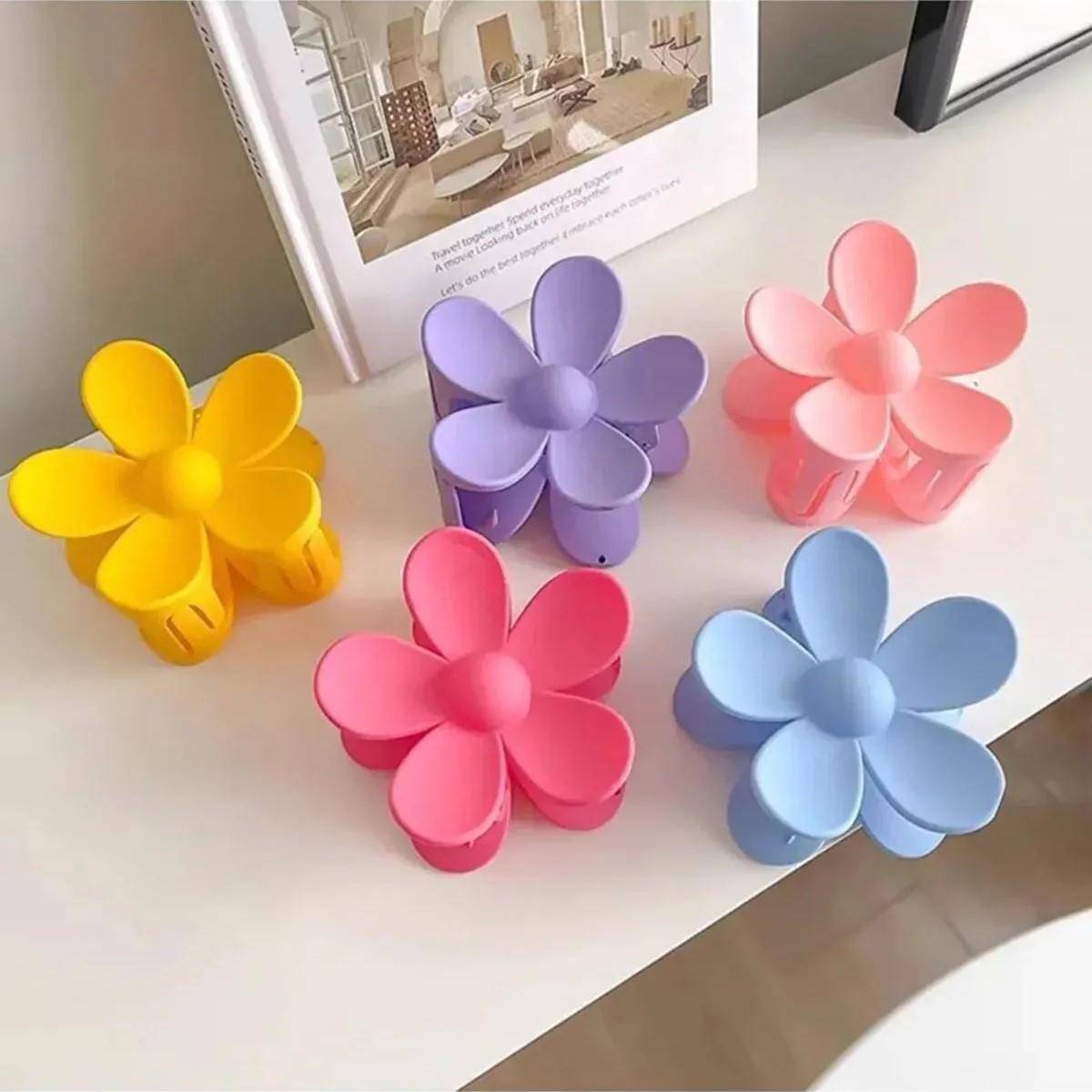

5-Piece Colorful Flower Hair Claw Set – Matte & Strong Grip
