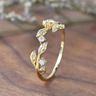 Huitan Anel Exquisito de Folha Cor Ouro para Mulheres Cravejado com Cristal Pedra CZ Acessórios de Joalheria de Moda de Luxo para Festa de Casamento Nupcial