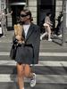 Zweiteiliges Anzugset - Outfit mit kurzem Rock und Blazer
