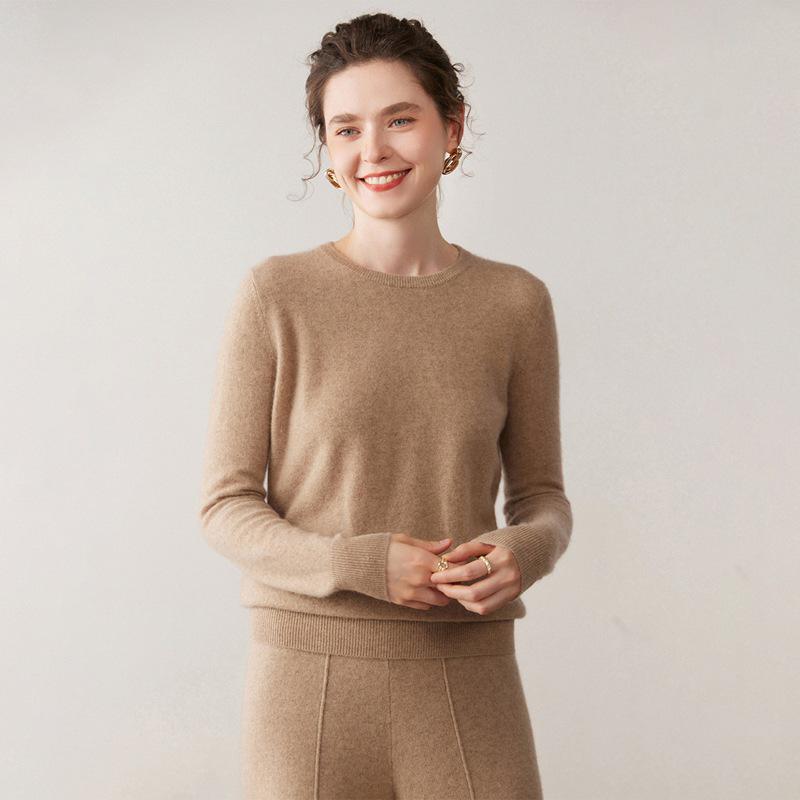 Women's Soft Cashmere Sweater: 2025 Autumn/Winter Round Neck Knit, Solid Color, Versatile Base Layer